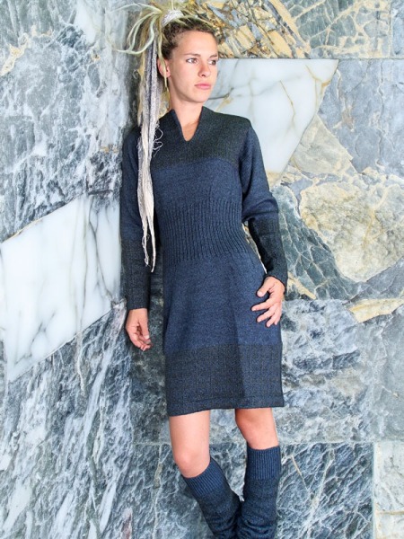 Damen-Beinstulpen-und-kurzes-Kleid
