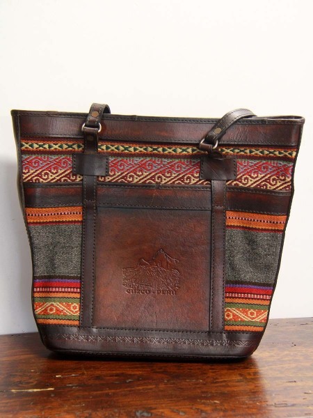 Schultertasche-und-Ledergravuren