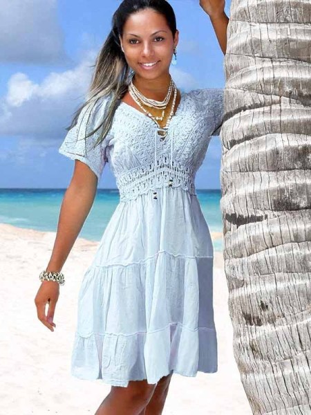Kurze-Strandkleider-im-Boho-Stil