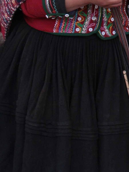 Rock-aus-peruanischer-Wolle