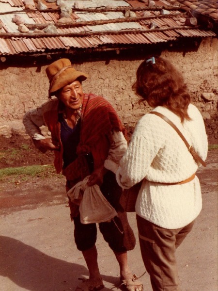 Reise-nach-Peru-im-Gespraech-mit-einem-Bauern