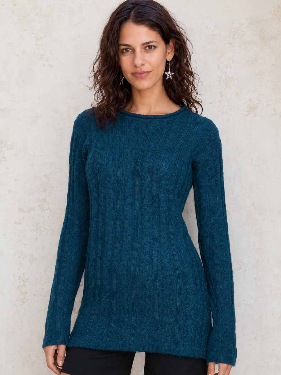 Alpaka-Pullover Zora mit Zopfmuster Langer Damen Alpaka-Pullover Zora in Blau mit Zopfmuster